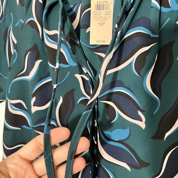 NWT ANN TAYLOR FACTORY Petite Teal Button Down Floral Top | size Small Petite - Picture 4 of 7